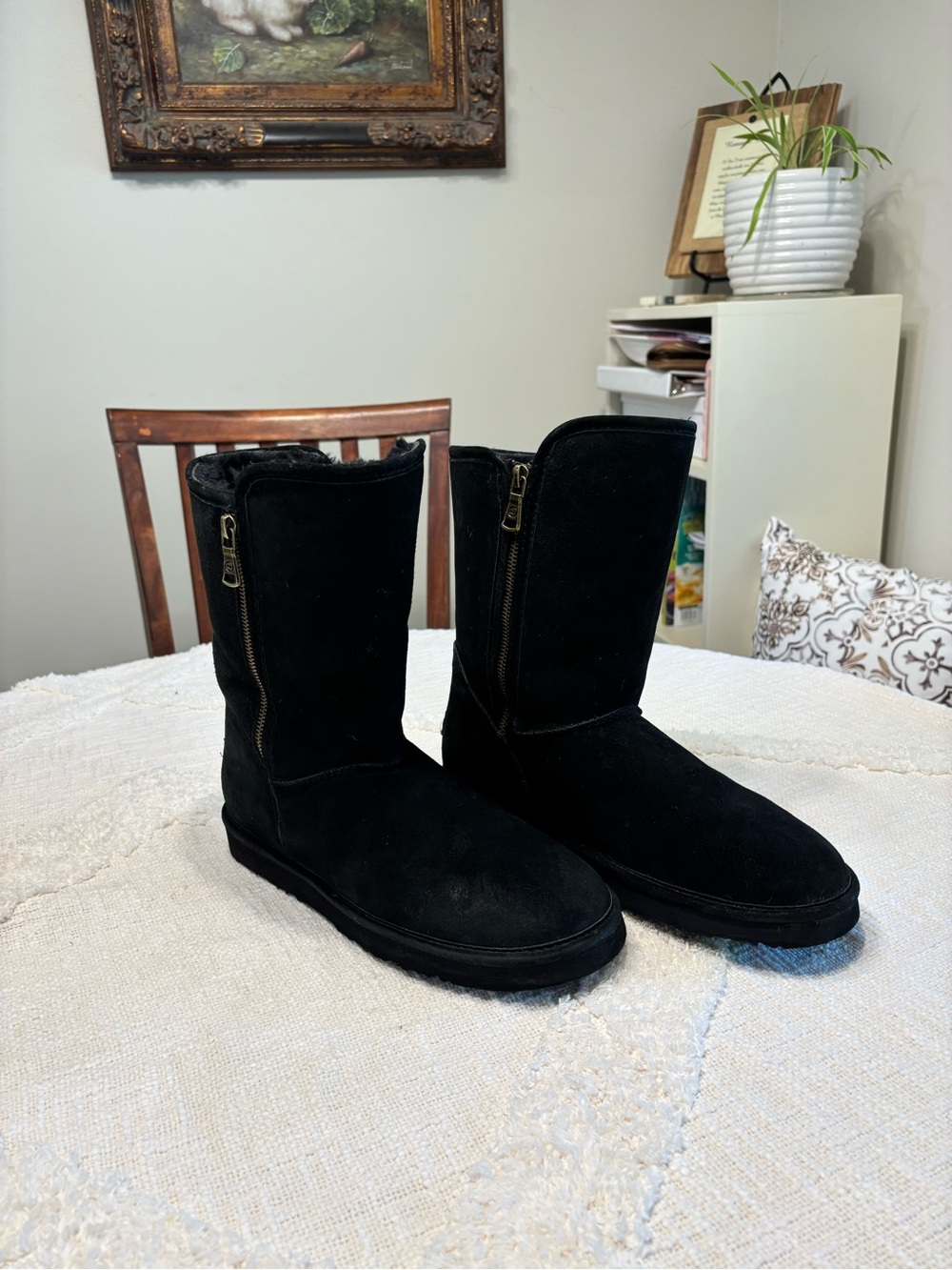 Lamo Juniper Black Suede Zip-Up Boots